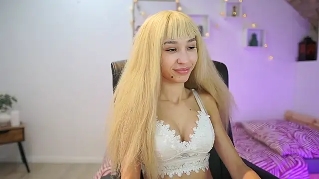 Amai  Liu online show from November 21, 9:19 am