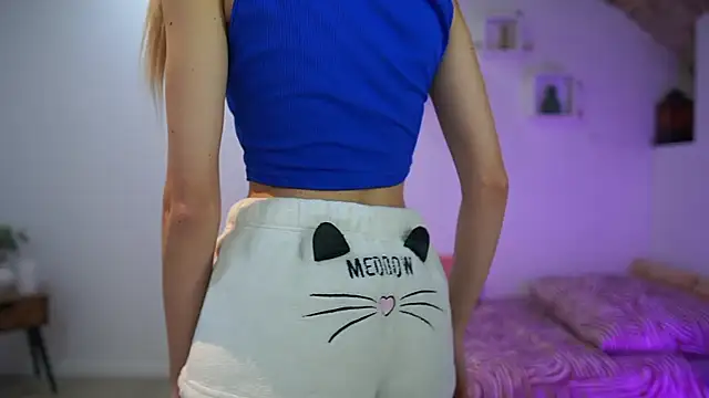 Amai  Liu online show from January 17, 2:22 pm