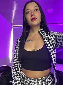 Snapshot of Isabella_21x chatting on June 4, 12:55 pm Isabella 21x online show from June 4, 12:55 pm