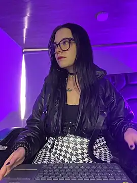 Snapshot of Isabella_21x chatting on June 19, 12:42 pm Isabella 21x online show from June 19, 12:42 pm