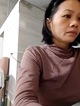 Snapshot of Aninyin22 chatting on November 4, 12:21 am Aninyin22 online show from November 4, 12:21 am