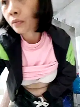 Snapshot of Aninyin22 chatting on November 21, 12:32 am Aninyin22 online show from November 21, 12:32 am