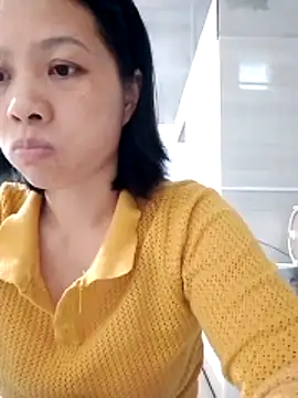 Snapshot of Aninyin22 chatting on December 3, 12:29 am Aninyin22 online show from December 3, 12:29 am