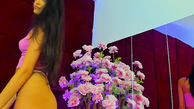 Snapshot of Alexxa chatting on October 27, 7:07 pm Alexxa online show from October 27, 7:07 pm