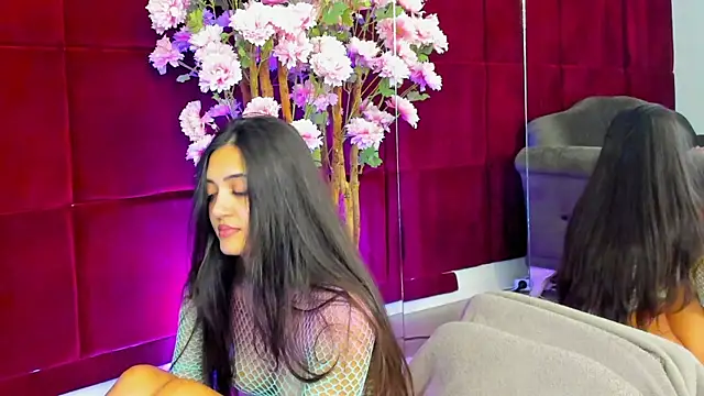 Snapshot of Alexxa chatting on October 31, 6:31 pm Alexxa online show from October 31, 6:31 pm