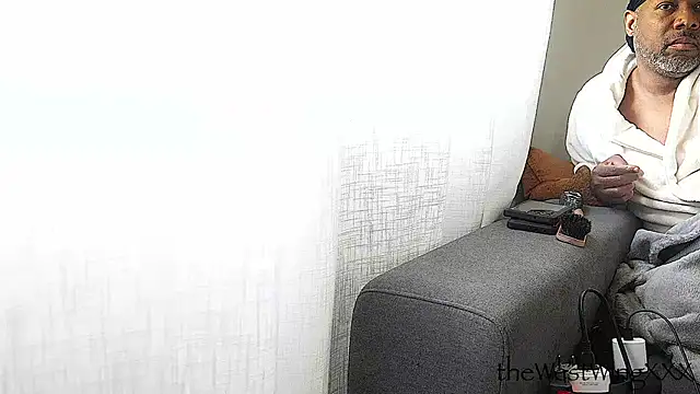 Snapshot of thewestwingxxxxx chatting on March 15, 11:29 am thewestwingxxxxx online show from March 15, 11:29 am