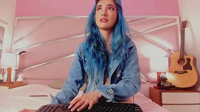 Snapshot of Lunapage chatting on March 7, 4:11 pm Lunapage online show from March 7, 4:11 pm