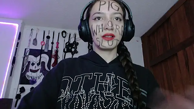 Eloise-brown online show from January 7, 2:42 am