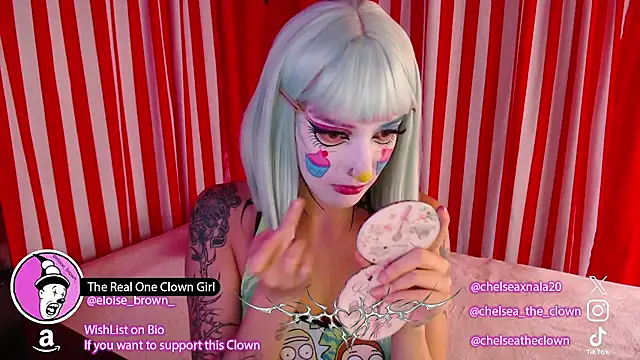 Snapshot of Eloise-brown chatting on July 16, 6:36 pm Eloise-brown online show from July 16, 6:36 pm