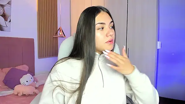 Snapshot of mia_nevaeh chatting on October 23, 8:18 pm mia nevaeh online show from October 23, 8:18 pm