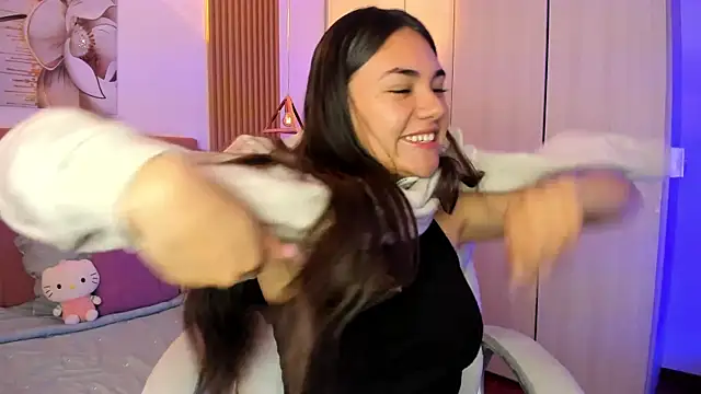 Snapshot of mia_nevaeh chatting on October 24, 9:55 pm mia nevaeh online show from October 24, 9:55 pm