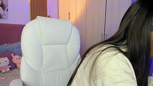 Snapshot of mia_nevaeh chatting on October 27, 9:08 pm mia nevaeh online show from October 27, 9:08 pm