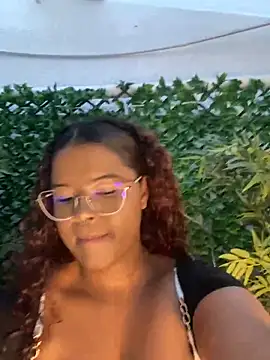 Snapshot of antonella_19x chatting on December 4, 10:41 pm antonella 19x online show from December 4, 10:41 pm