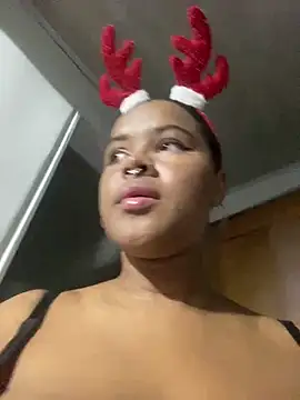 Snapshot of antonella_19x chatting on December 23, 3:29 am antonella 19x online show from December 23, 3:29 am