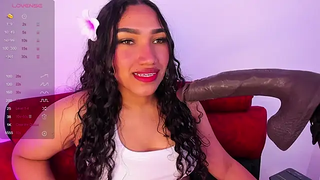 Snapshot of Olivia_fx chatting on June 19, 8:34 pm Olivia fx online show from June 19, 8:34 pm