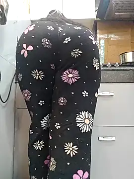 Manpreet kaur21 online show from January 16, 1:25 pm