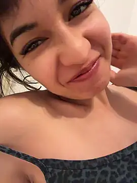 Snapshot of BitchyBratxxx chatting on February 20, 2:28 pm BitchyBratxxx online show from February 20, 2:28 pm