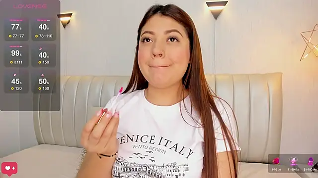 Snapshot of Zuzu_sweet chatting on February 24, 7:09 pm Zuzu sweet online show from February 24, 7:09 pm