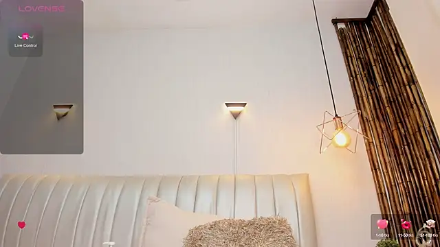 Snapshot of Zuzu_sweet chatting on February 26, 9:58 pm Zuzu sweet online show from February 26, 9:58 pm