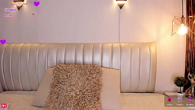 Snapshot of Zuzu_sweet chatting on September 8, 7:13 pm Zuzu sweet online show from September 8, 7:13 pm