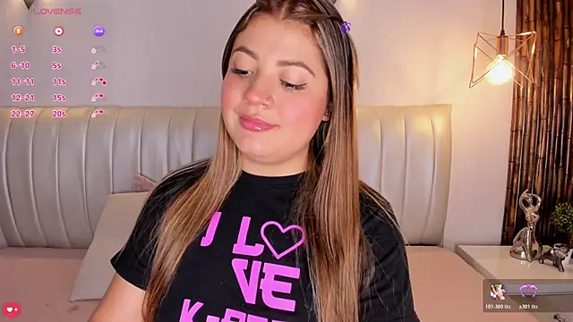 Snapshot of Zuzu_sweet chatting on November 12, 7:13 pm Zuzu sweet online show from November 12, 7:13 pm