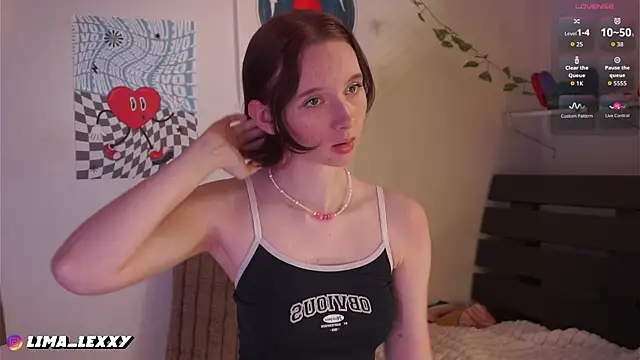 Snapshot of LimaLexxx chatting on May 11, 2:28 am LimaLexxx online show from May 11, 2:28 am