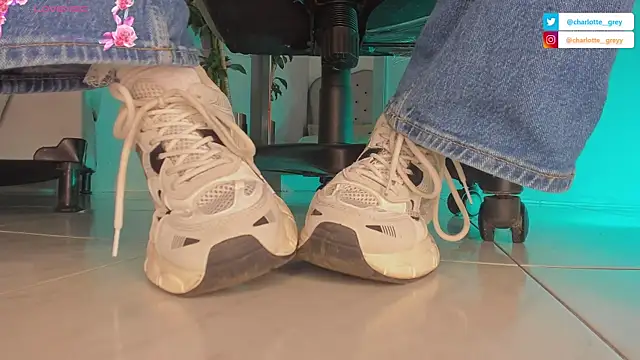 charlotte  grey online show from October 31, 9:05 pm