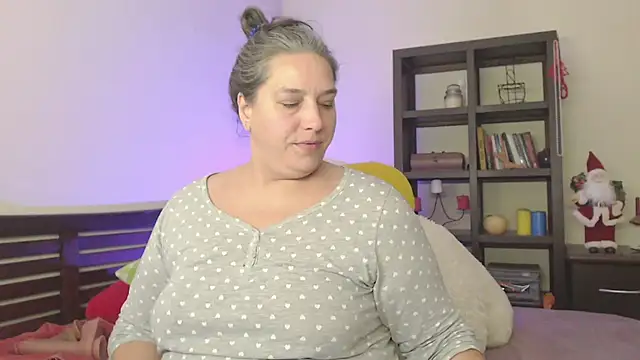 Snapshot of Niter chatting on December 4, 7:45 pm Niter online show from December 4, 7:45 pm
