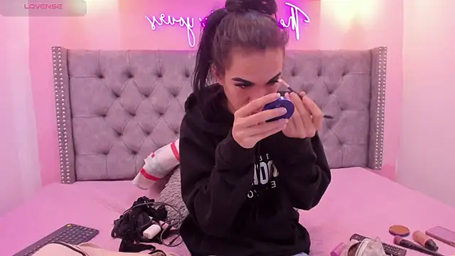 Mia thompson 19 online show from November 2, 4:42 pm