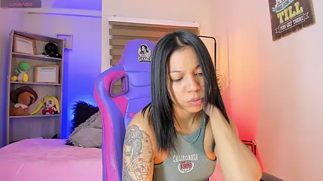 madelyn rose  online show from November 22, 1:48 am