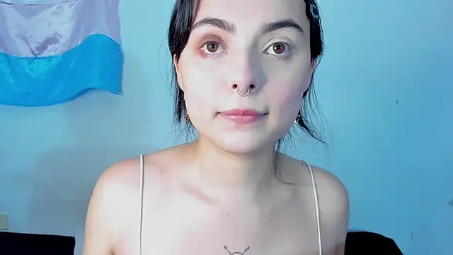 Snapshot of elizabethtaylorxxx chatting on June 5, 9:31 pm elizabethtaylorxxx online show from June 5, 9:31 pm