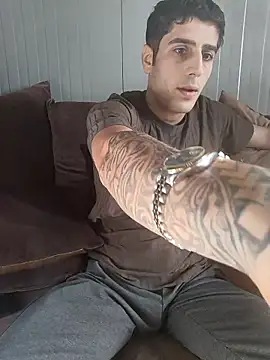 arenn1997 online show from January 19, 12:42 pm