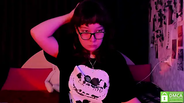 dreamgirllovee online show from November 4, 11:26 pm