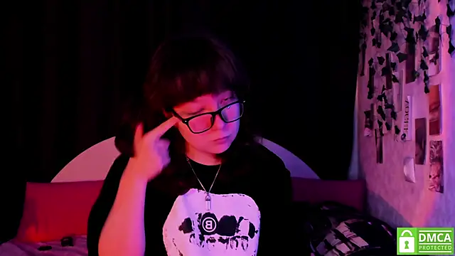 dreamgirllovee online show from November 13, 1:15 am