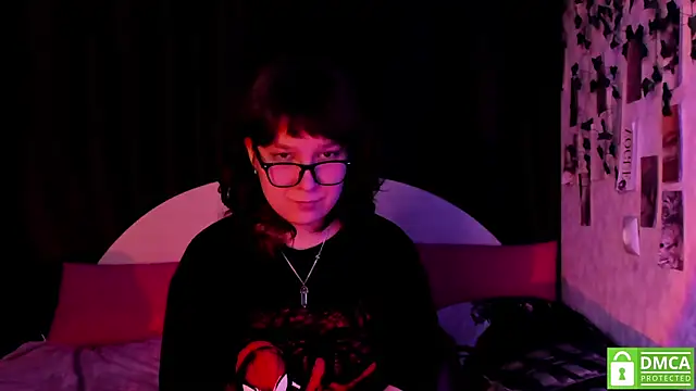 dreamgirllovee online show from November 23, 8:19 pm