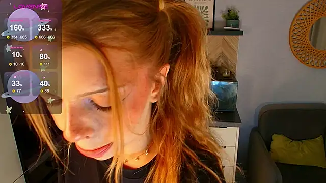 Snapshot of Hannah_Carr chatting on June 18, 5:17 pm Hannah Carr online show from June 18, 5:17 pm