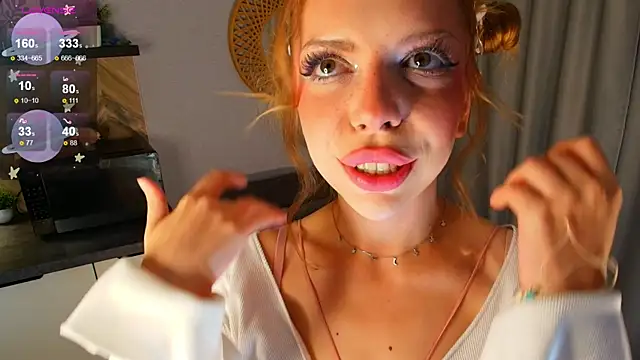 Snapshot of Hannah_Carr chatting on August 1, 8:19 pm Hannah Carr online show from August 1, 8:19 pm