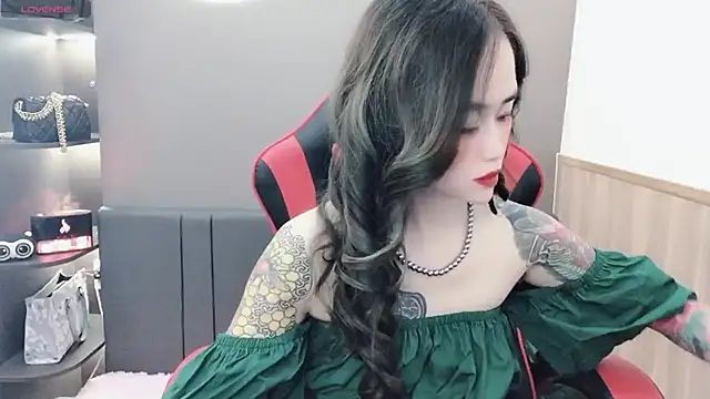 Snapshot of witch-39 chatting on December 12, 4:59 am witch-39 online show from December 12, 4:59 am