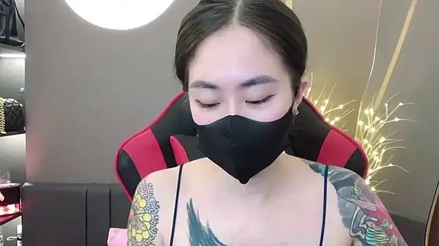 Snapshot of witch-39 chatting on December 20, 6:19 am witch-39 online show from December 20, 6:19 am