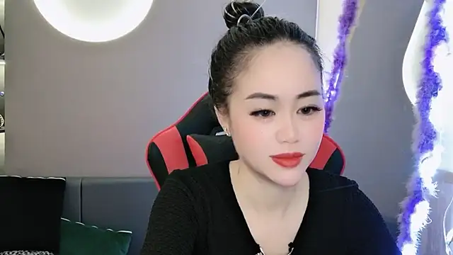 Snapshot of witch-39 chatting on January 7, 12:45 am witch-39 online show from January 7, 12:45 am