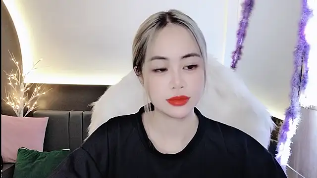 Snapshot of witch-39 chatting on February 27, 8:17 am witch-39 online show from February 27, 8:17 am