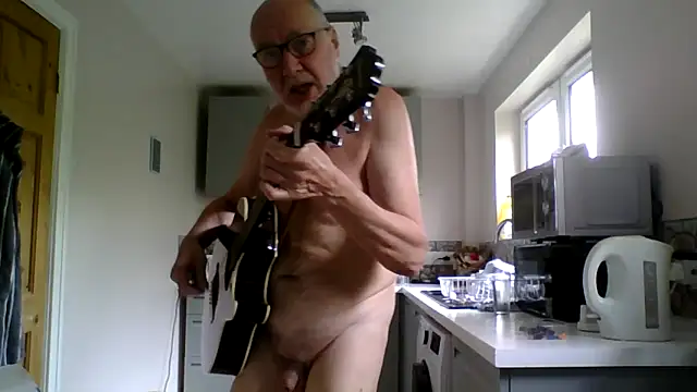 Snapshot of jimmybenido chatting on June 4, 4:35 pm jimmybenido online show from June 4, 4:35 pm