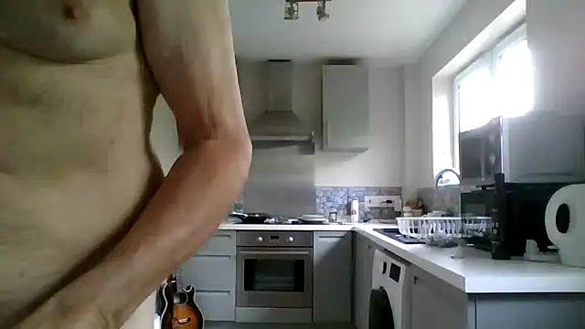 Snapshot of jimmybenido chatting on August 2, 4:38 pm jimmybenido online show from August 2, 4:38 pm