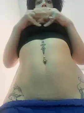 Snapshot of xmoira3x chatting on November 4, 3:27 am xmoira3x online show from November 4, 3:27 am