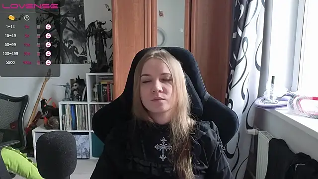 Snapshot of stellablondy chatting on June 27, 4:01 pm stellablondy online show from June 27, 4:01 pm