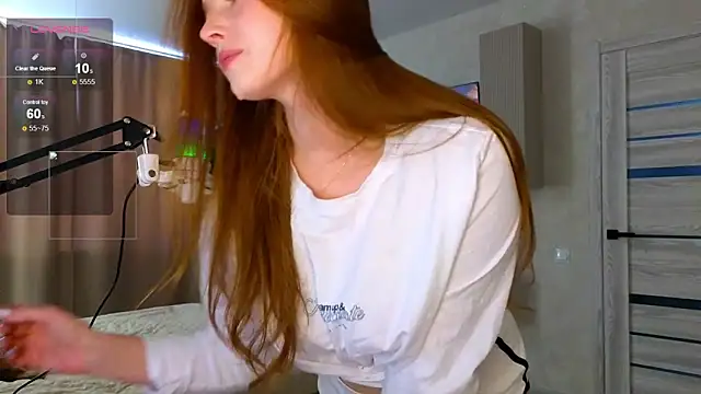 Snapshot of Meow_babe chatting on June 16, 10:40 am Meow babe online show from June 16, 10:40 am