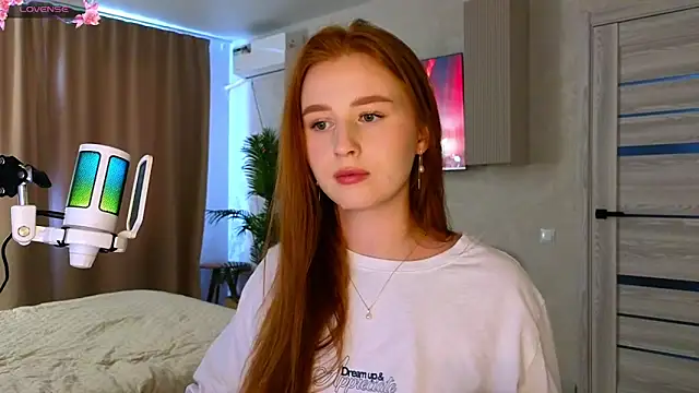 Snapshot of Meow_babe chatting on June 24, 10:58 am Meow babe online show from June 24, 10:58 am