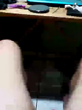 Snapshot of Cris29_84 chatting on April 18, 7:56 am Cris29 84 online show from April 18, 7:56 am