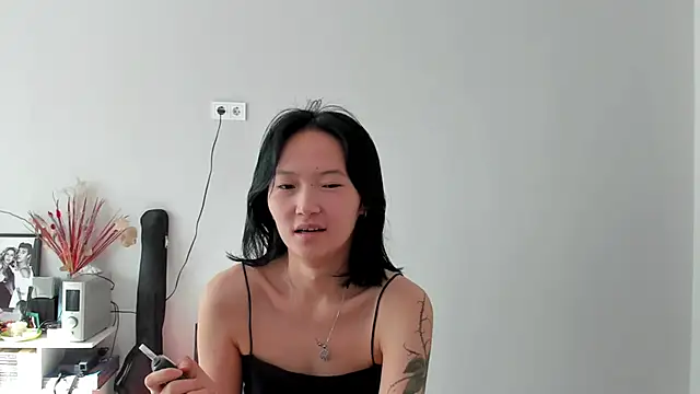 Snapshot of ailey_chao chatting on June 7, 2:37 am ailey chao online show from June 7, 2:37 am