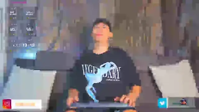 Snapshot of Daviid_laidd chatting on May 28, 12:35 pm Daviid laidd online show from May 28, 12:35 pm